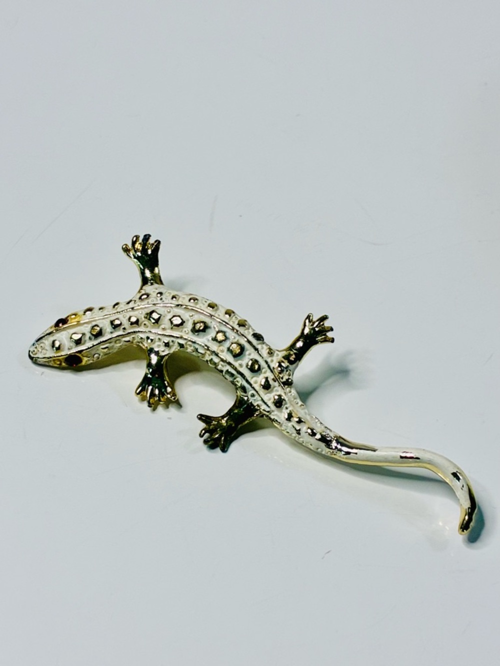 VTG Gold and White Lizard Brooch with Red Eye Lightweight Eclectic Everyday - Picture 3 of 14